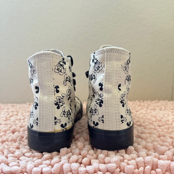 Japanese brand Honeys x Disney collab high top sneakers, off white, US size 6 - Picture 4 of 8